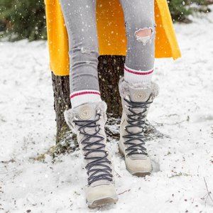 Santana Canada Cream and Gray Lace-Up Boots